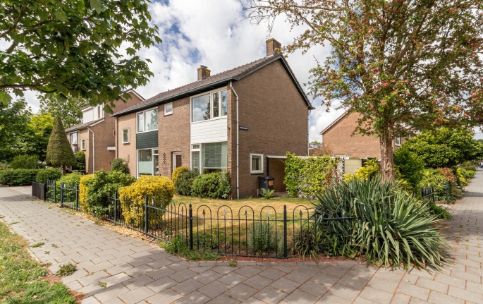 Iepenstraat 17, 1561 KA, Krommenie